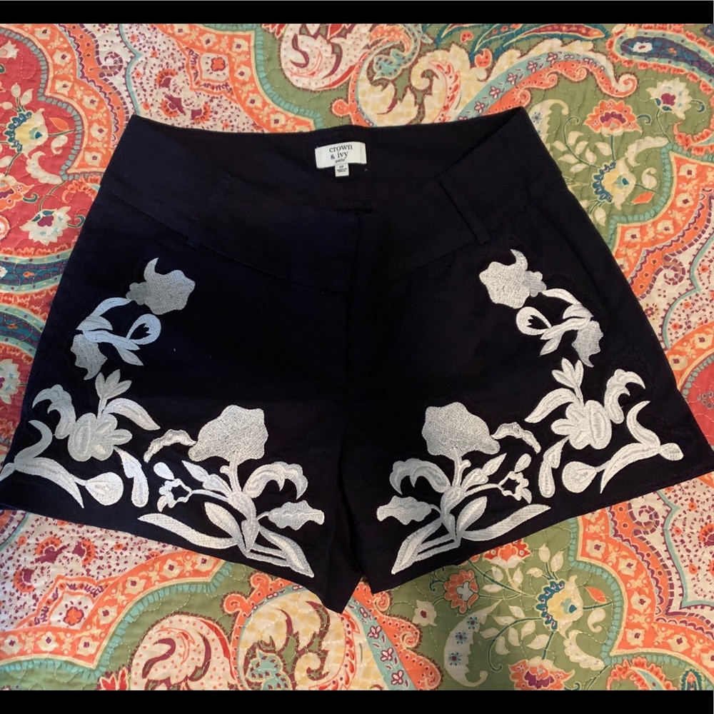 Crown & Ivy Shorts